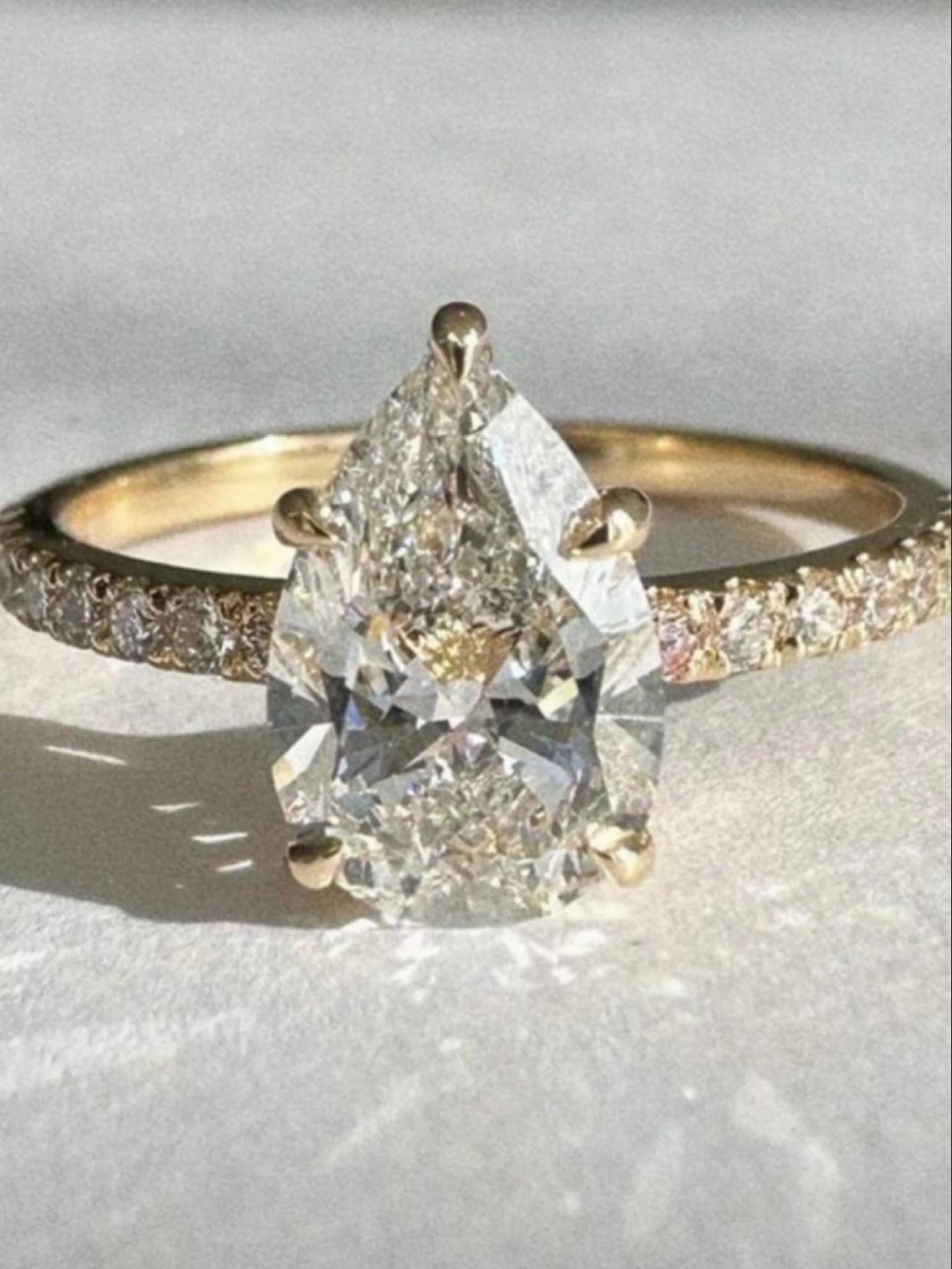 Pear-Shaped Solitaire Diamond Engagement Ring in Yellow Gold